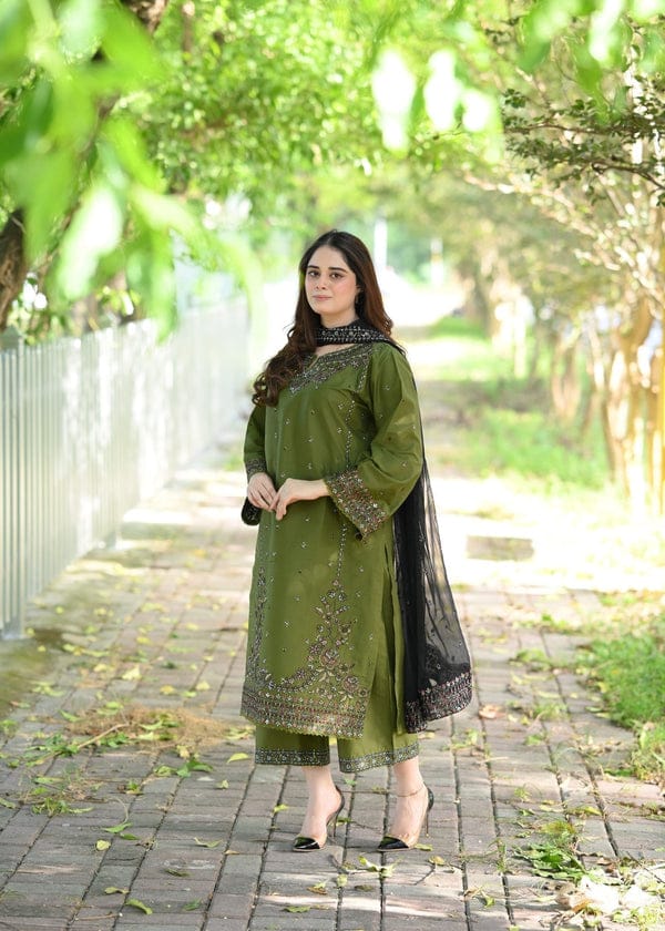 SR-89333 Lawn Embroidered 3pc Suit With Bamber Chiffon Embroidered Dupatta