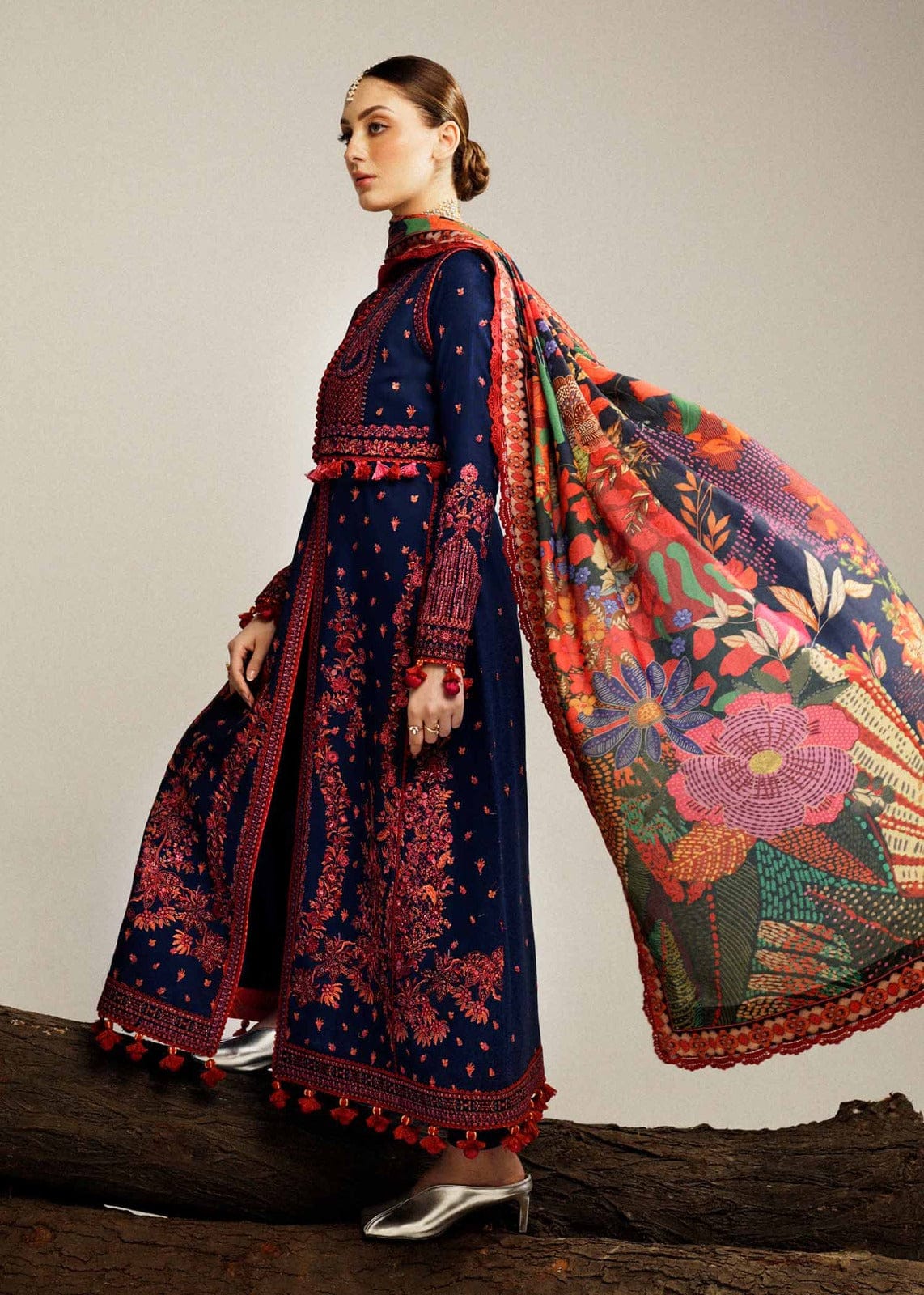 SR-HR570 Dhanak Embroidered Suit With Digital Printed Woolen Shawl