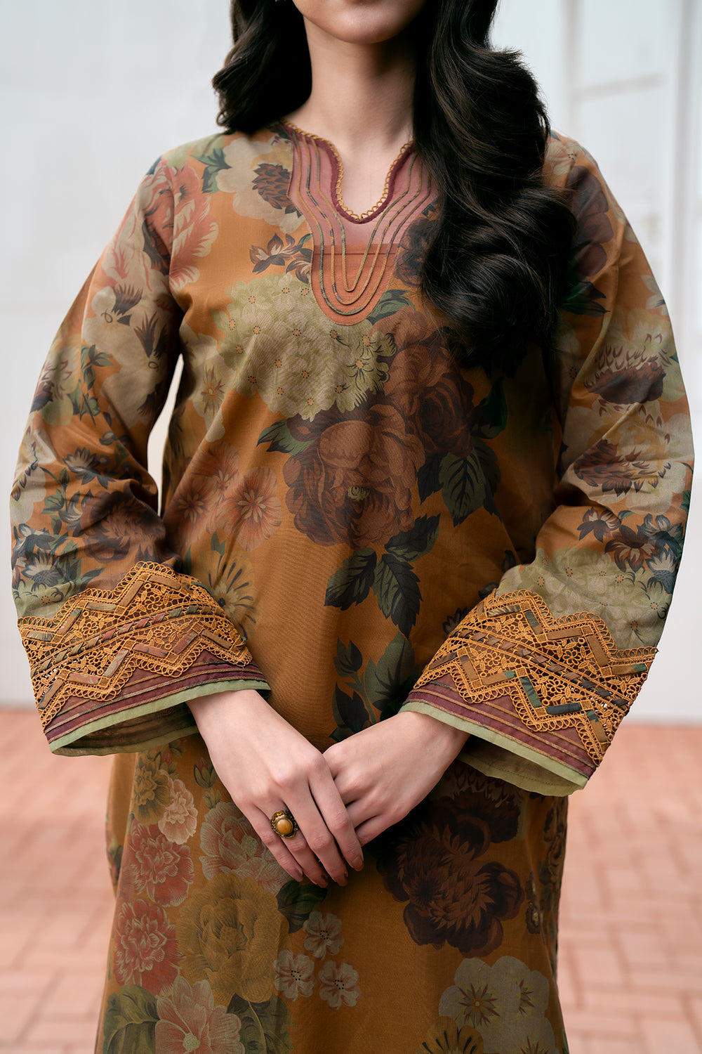 SR-BQ01 Digital Printed Khaddar Suit 3pc with Khaddar Digital Printed Dupatta & Embroidered Patches