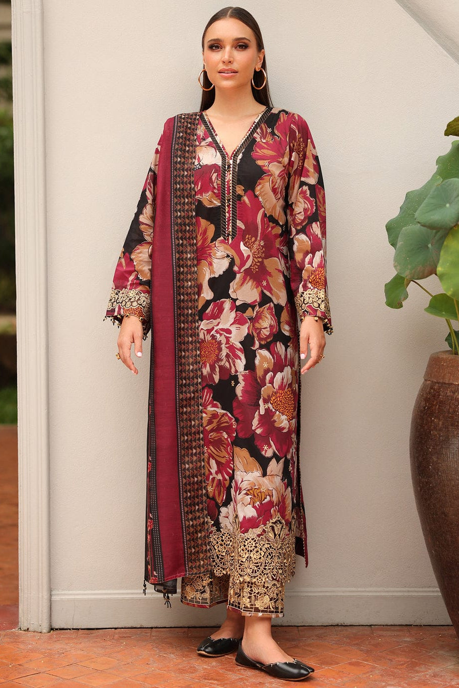 SR-BQ38 Digital Printed Khaddar Suit 3pc with Khaddar Digital Printed Dupatta & Embroidered Patches