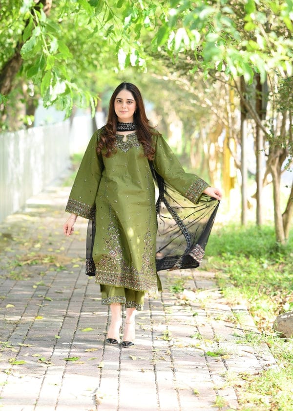 SR-89333 Lawn Embroidered 3pc Suit With Bamber Chiffon Embroidered Dupatta