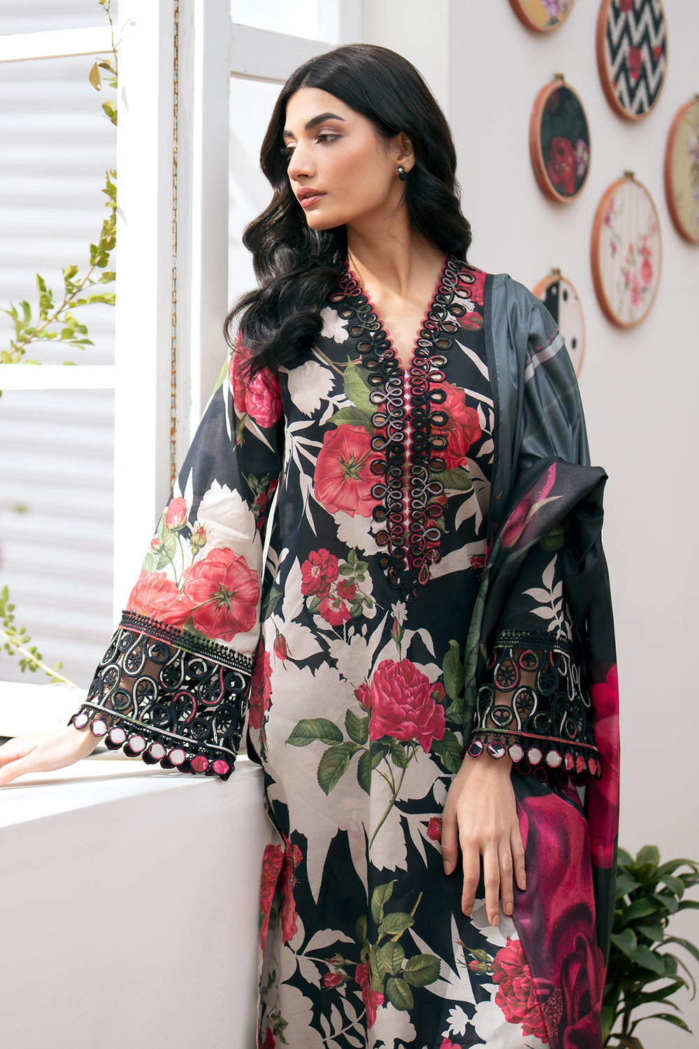 SR-BQ36 Digital Printed Khaddar Suit 3pc with Khaddar Digital Printed Dupatta
