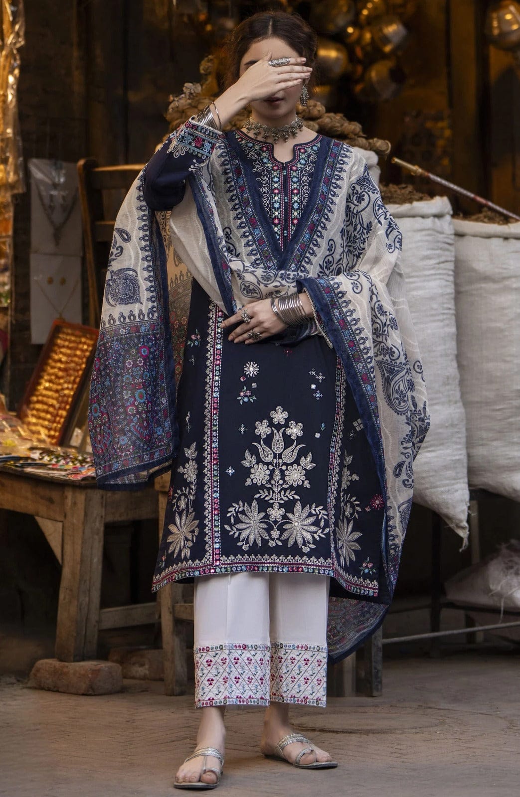 SR-AK905 Dhanak Embroidered Suit With Digital Printed Woolen Shawl