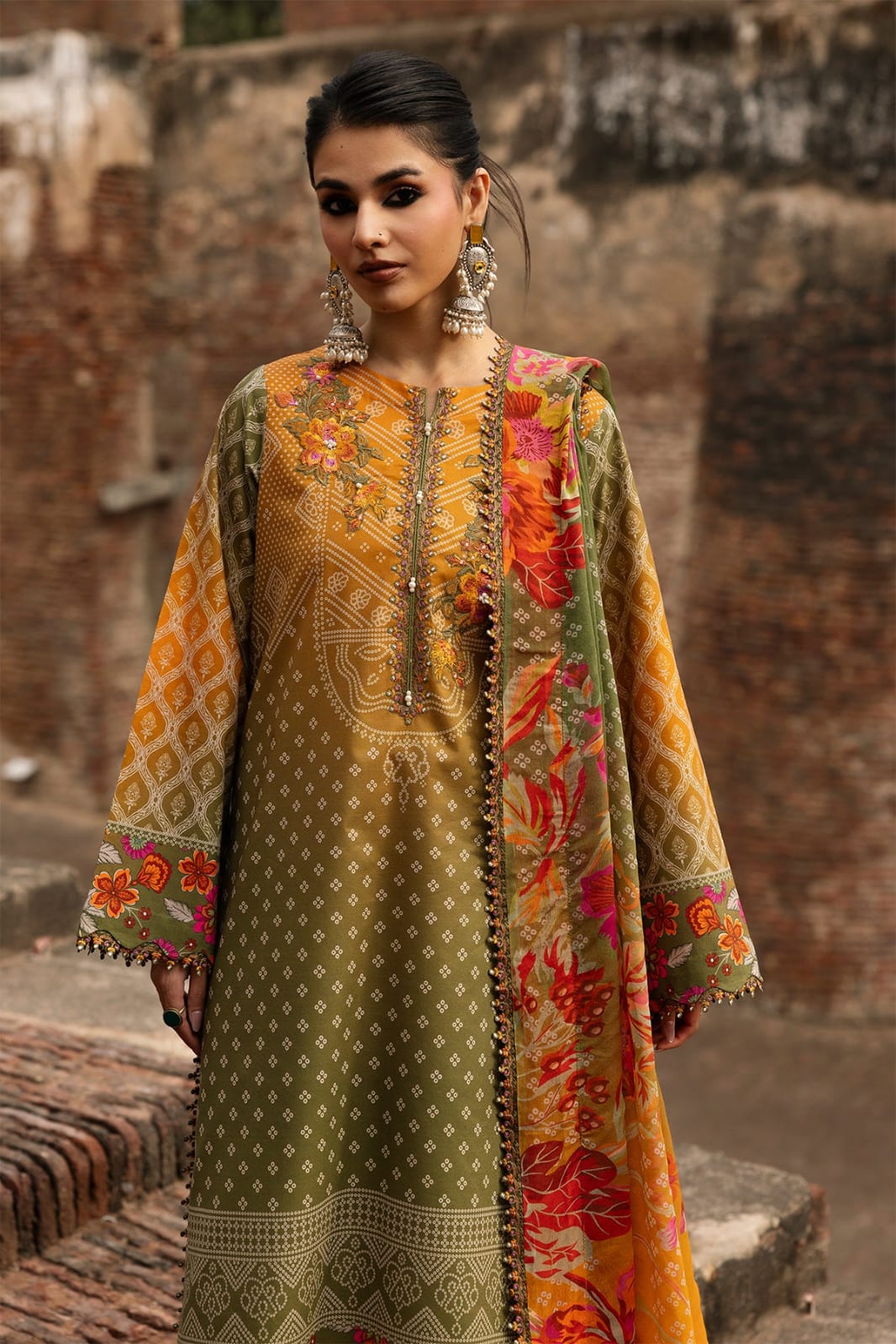SR-D359 Digital Printed Lawn Suit 3pc With Lawn Digital Printed Dupatta