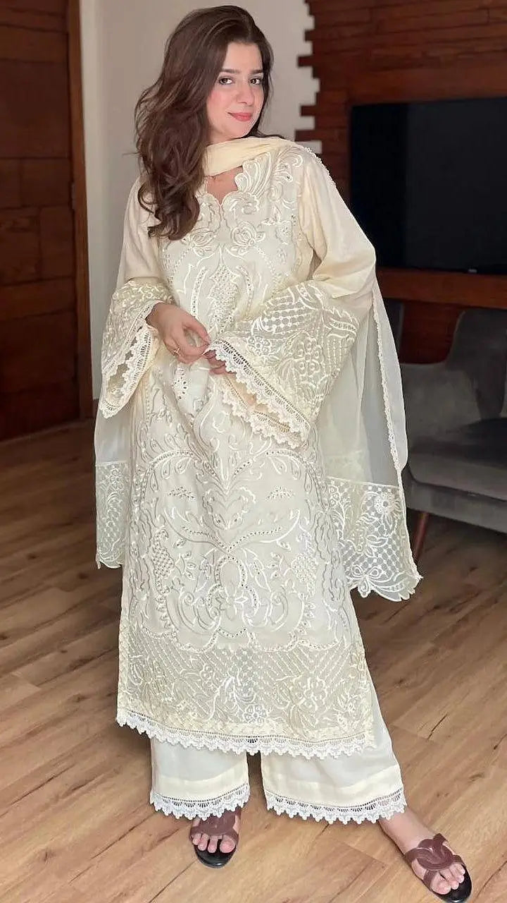 IZNIK-3PC LAWN HEAVY EMBROIDERED SHIRT WITH ORGANZA EMBROIDERED DUPATTA AND TROUSER-BIC-4799