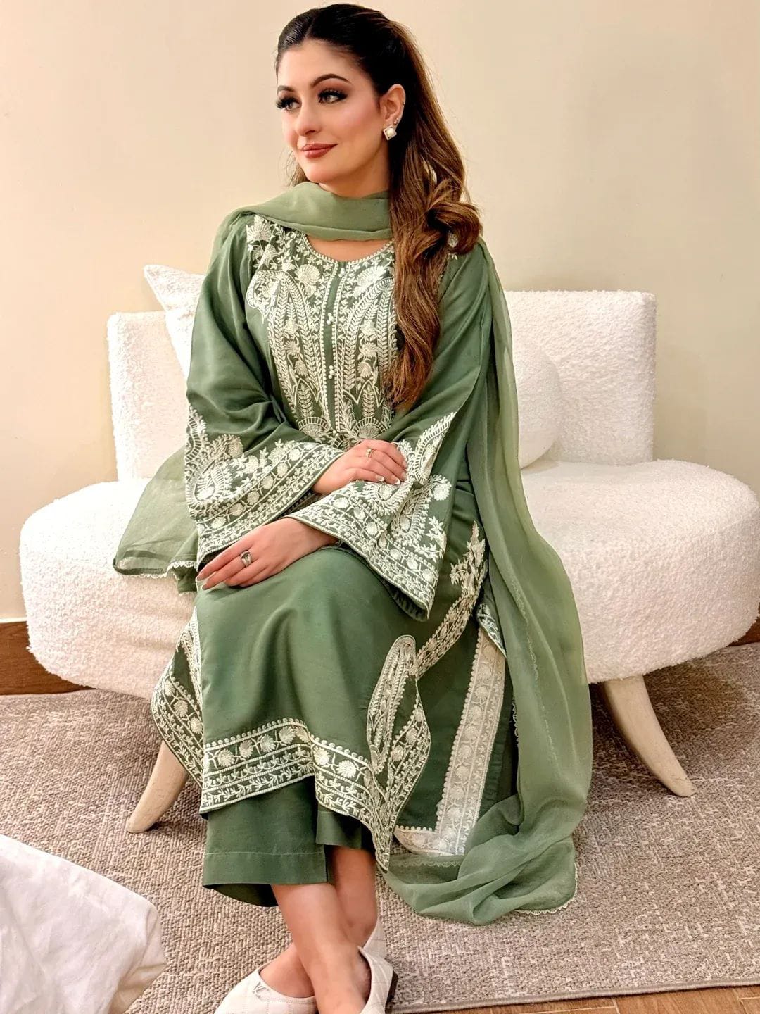 SR-MR2740 Unstitched Embroidered Lawn Suit 3pc With Organza Embroidered Dupatta