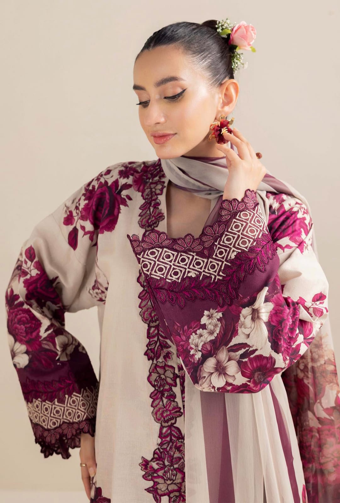 SR-AD476 Unstitched Digital Printed Lawn Suit 3pc With Digital Printed Lawn Dupatta