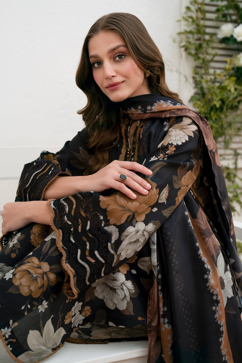SR-BQ02 Digital Printed Khaddar Suit 3pc with Khaddar Digital Printed Dupatta & Embroidered Patches