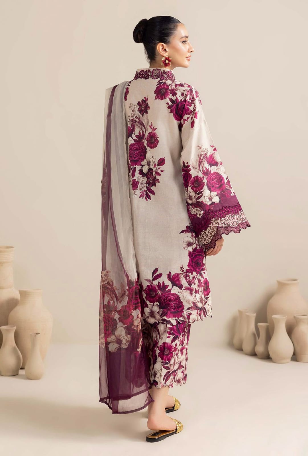 SR-AD476 Unstitched Digital Printed Lawn Suit 3pc With Digital Printed Lawn Dupatta