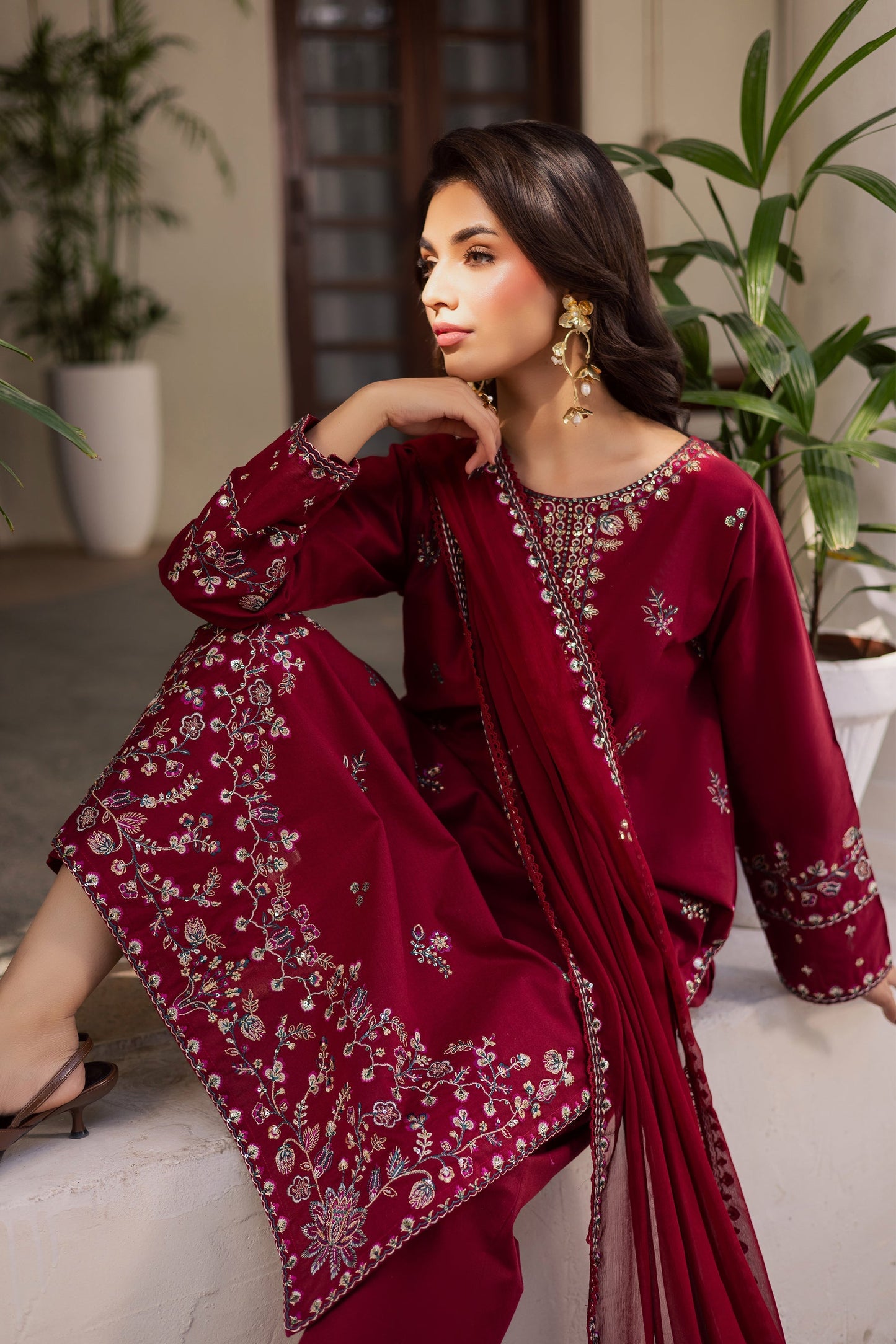 BATIK-3PC LAWN EMBROIDERED SHIRT WITH CHIFFON EMBROIDERED DUPATTA AND EMB TROUSER-BIC-4732