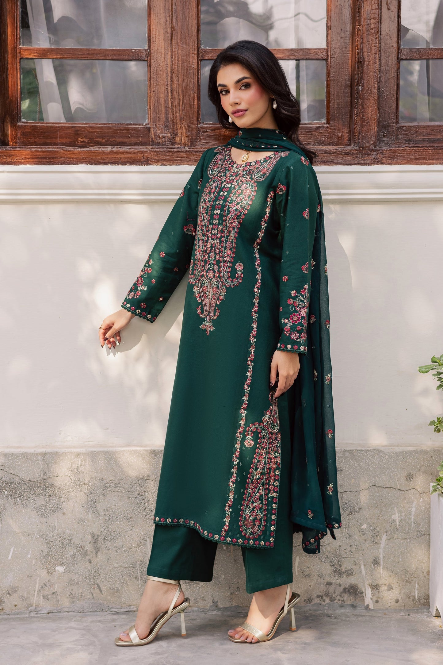 BATIK-3PC LAWN EMBROIDERED SHIRT WITH CHIFFOON EMBROIDERED DUPATTA AND TROUSER-BIC-4744