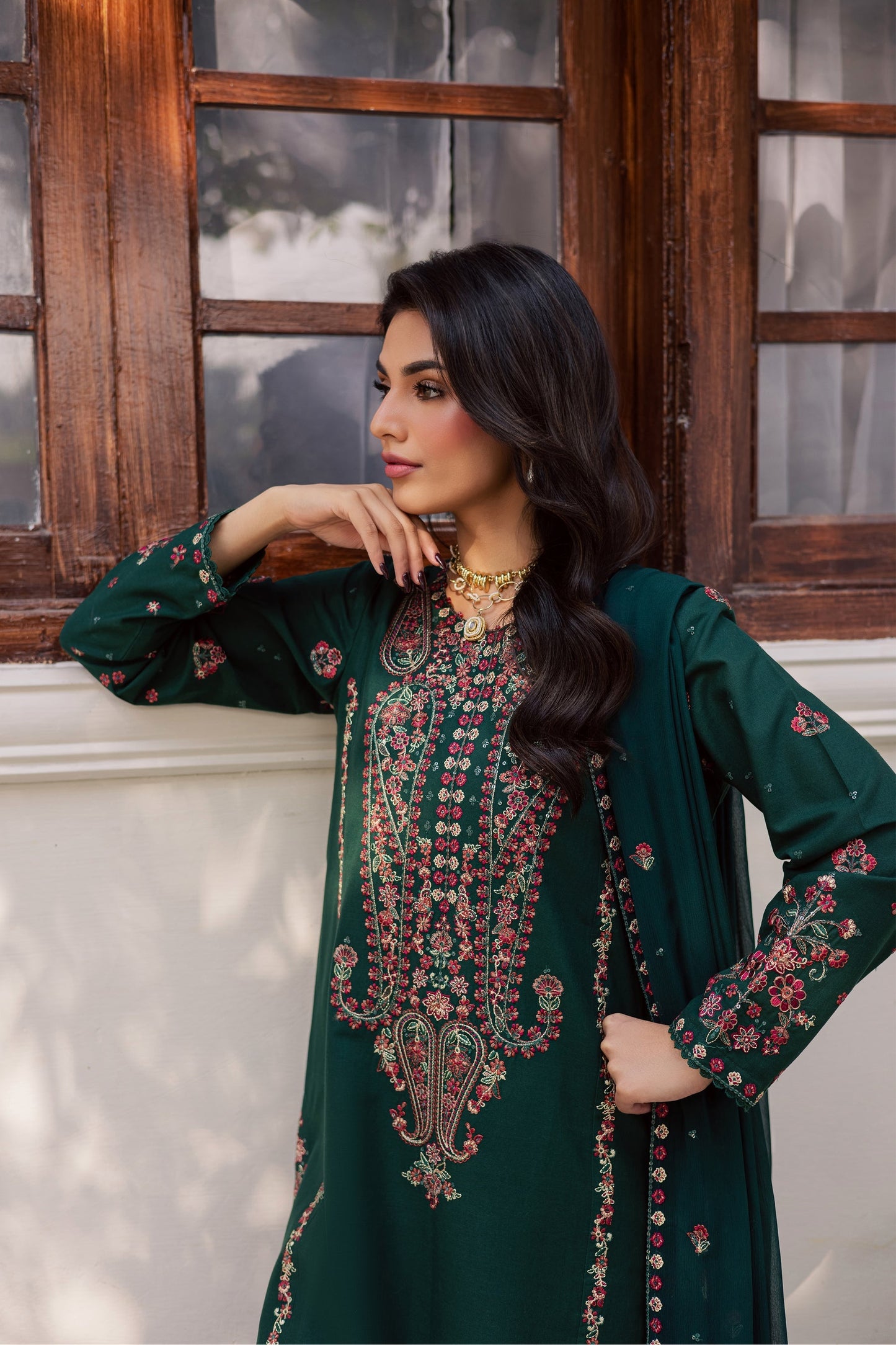 BATIK-3PC LAWN EMBROIDERED SHIRT WITH CHIFFOON EMBROIDERED DUPATTA AND TROUSER-BIC-4744