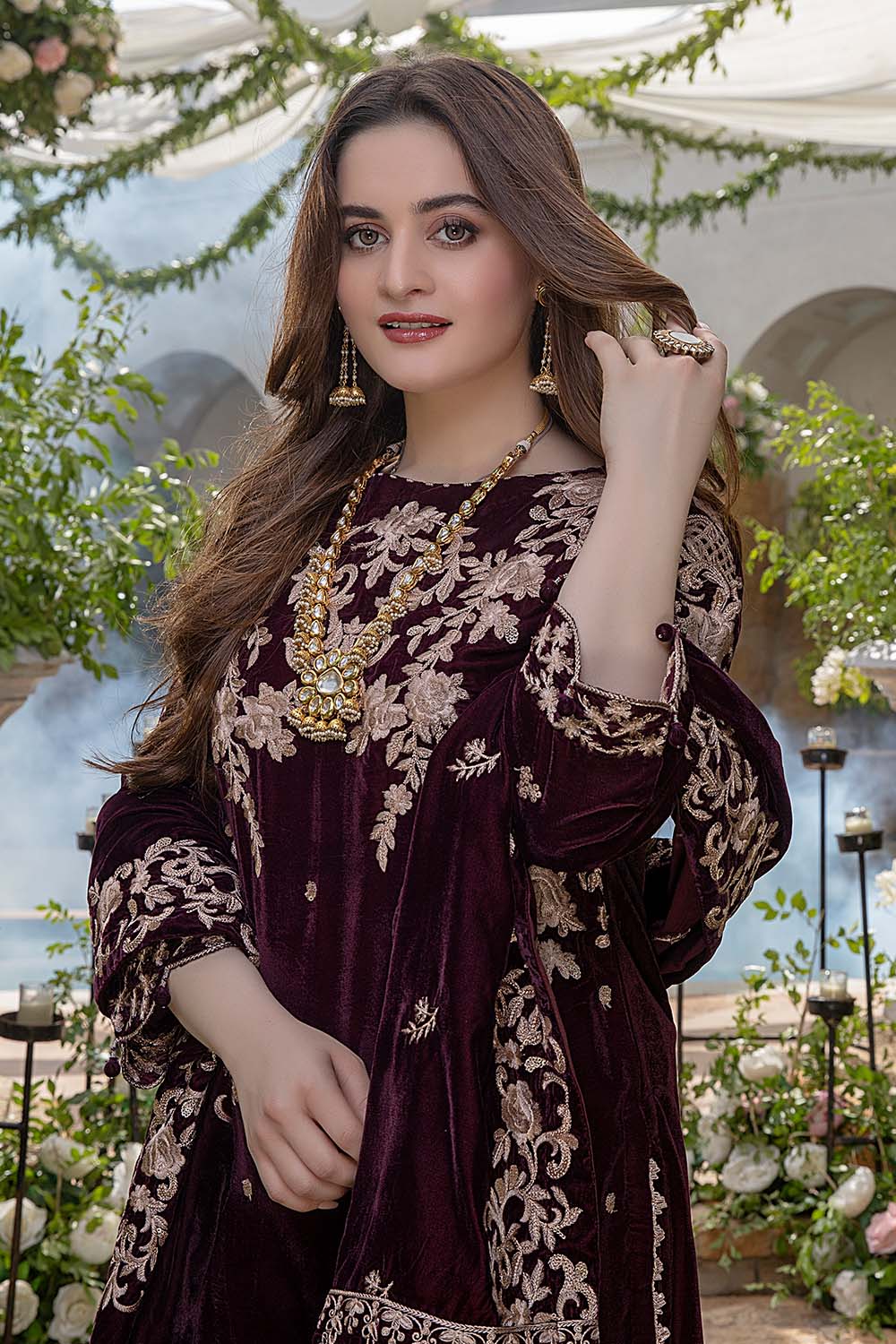 SR-1004 Sequence Embroidered Micro 9000 Gram Velvet 3Pc With Velvet Embroidered Shawl