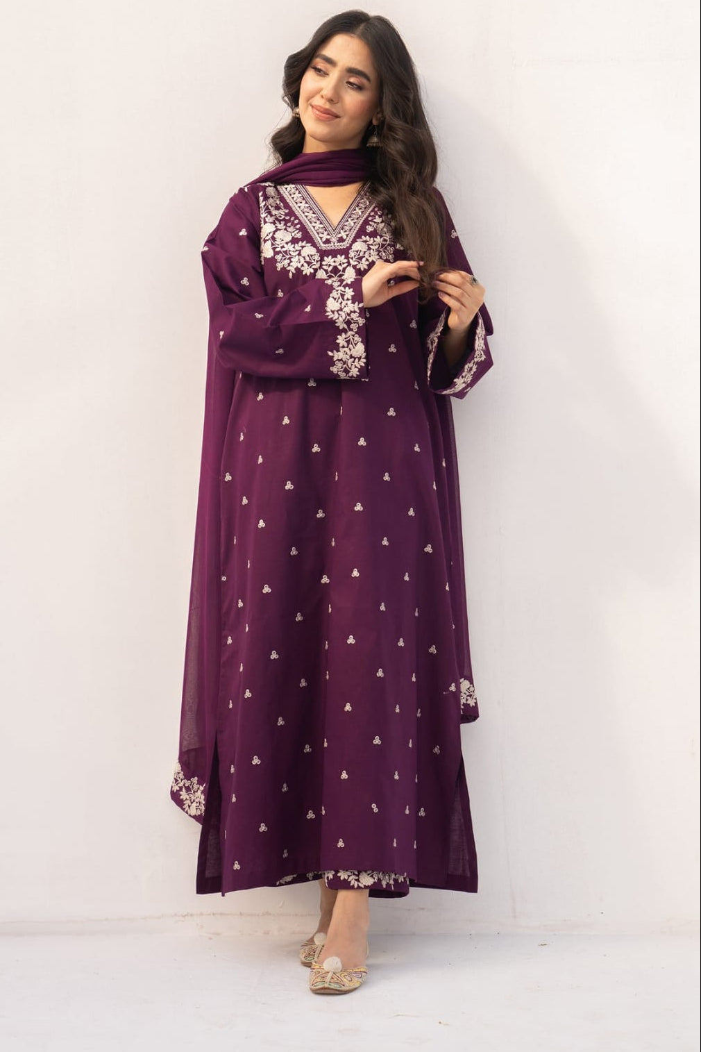SR-PZ97333 Unstitched Embroidered Lawn Suit 3pc With Bamber Chiffon Embroidered Dupatta