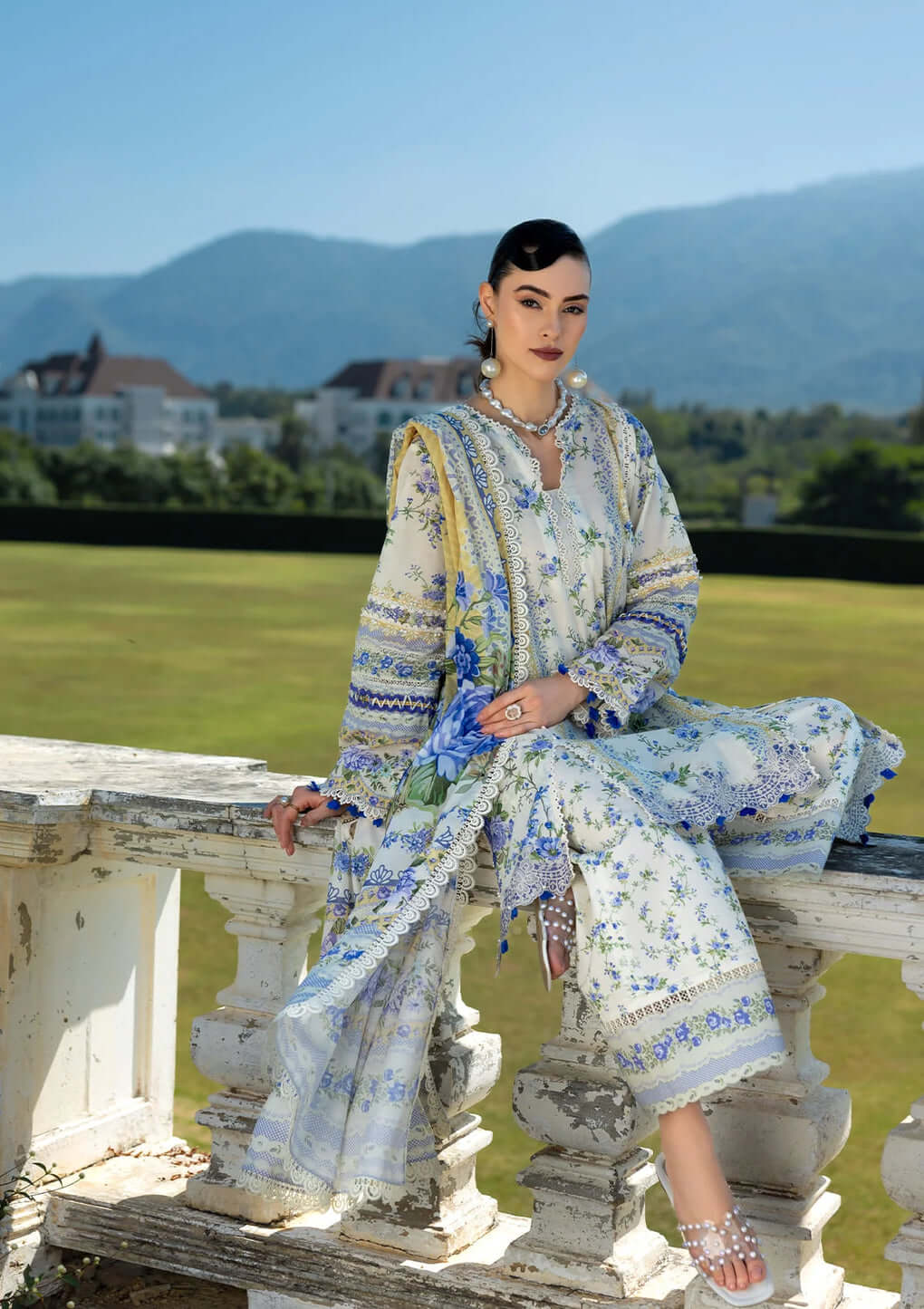 SR-MB485 Unstitched Digital Printed Lawn Suit 3pc With Digital Printed Lawn Dupatta