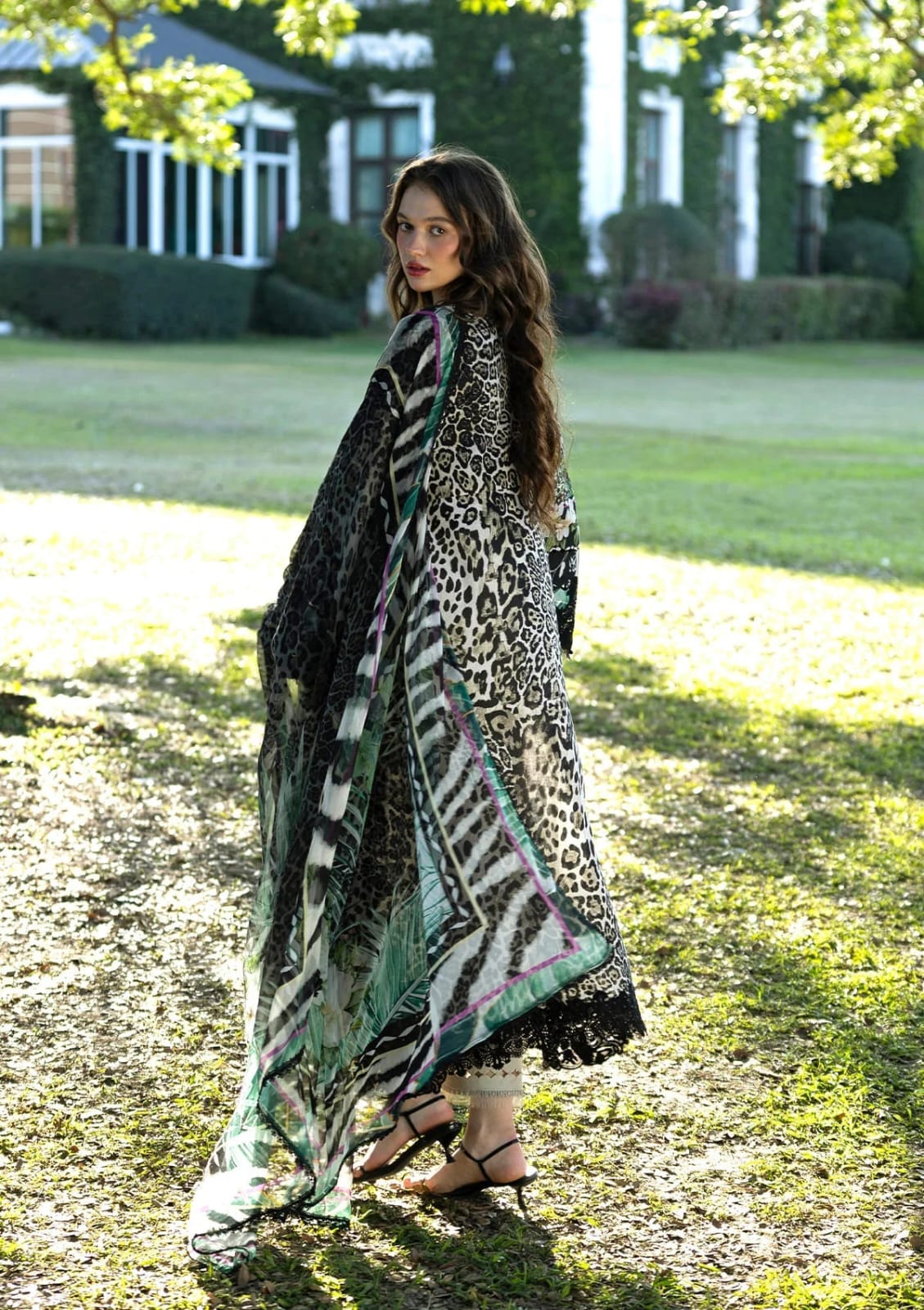 SR-EL204 Unstitched Digital Printed Lawn Suit 3pc With Digital Printed Lawn Dupatta