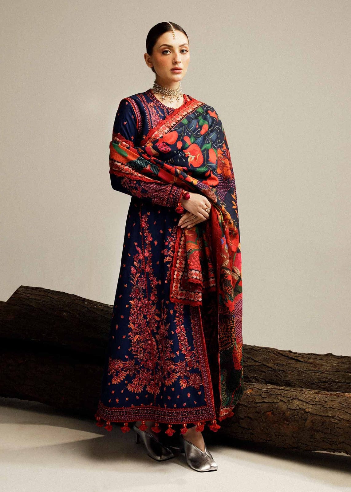 SR-HR570 Dhanak Embroidered Suit With Digital Printed Woolen Shawl