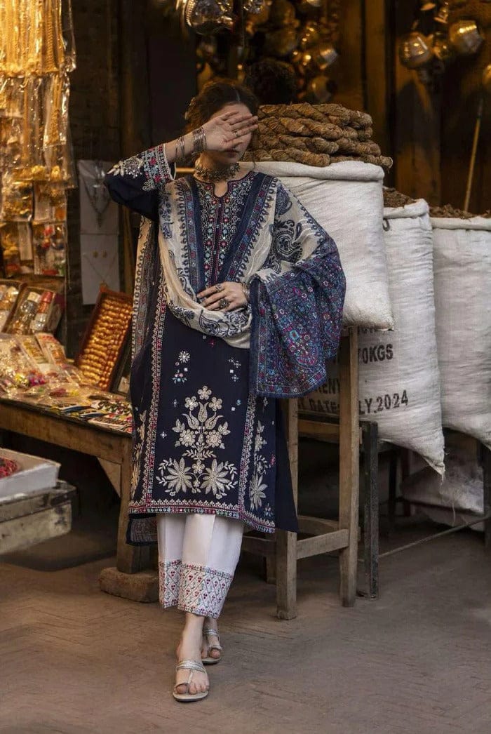 SR-AK905 Dhanak Embroidered Suit With Digital Printed Woolen Shawl