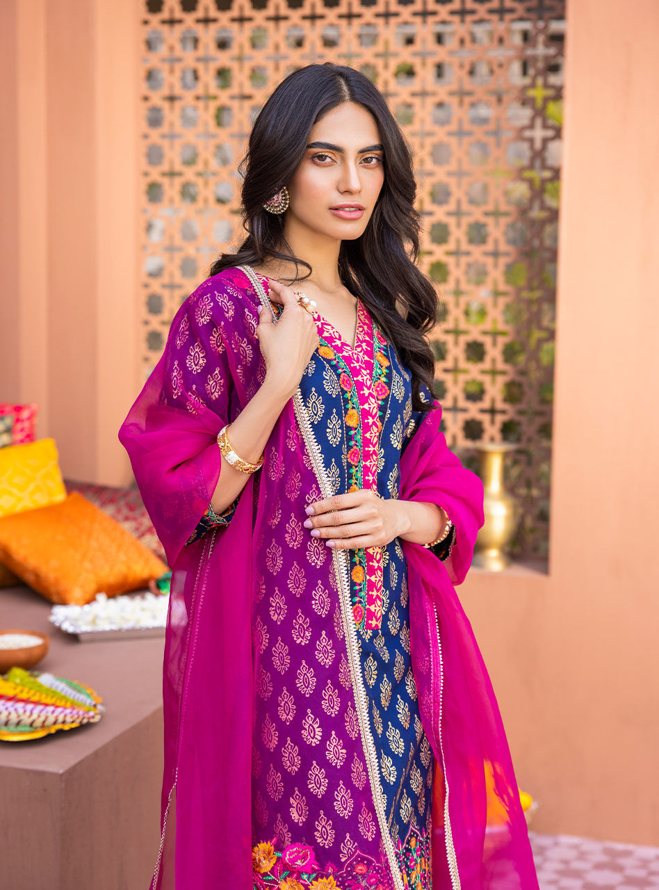 Digital Printed Lawn 3pc Suit With Digital Printed Poly Lawn Dupatta & Embroidered Patches