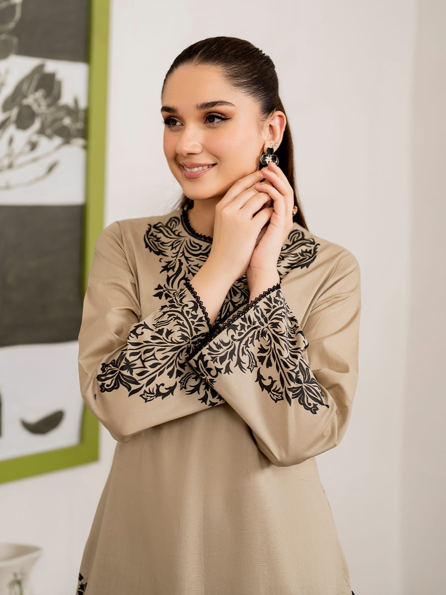 SR-SPL746 Unstitched Embroidered Lawn Suit 3pc With Digital Printed Monar Dupatta