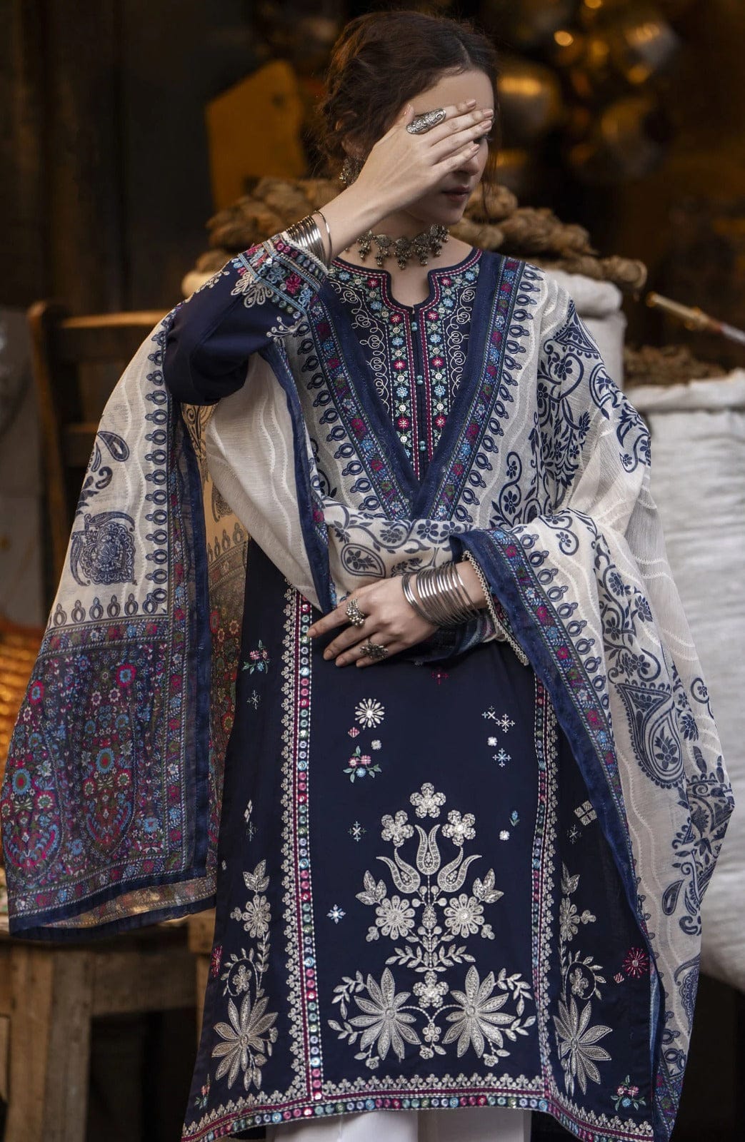 SR-AK905 Dhanak Embroidered Suit With Digital Printed Woolen Shawl