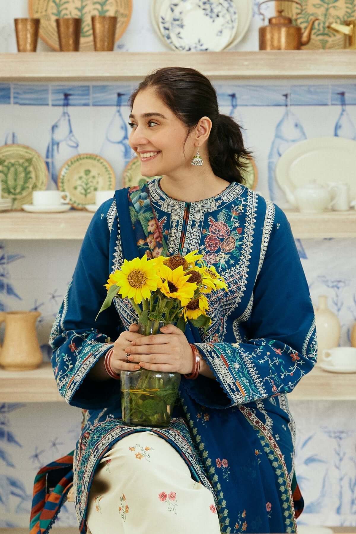 SR-ZS50 Unstitched Fully Embroided Lawn Suit With Cotton Lawn Digital Printed Dupatta