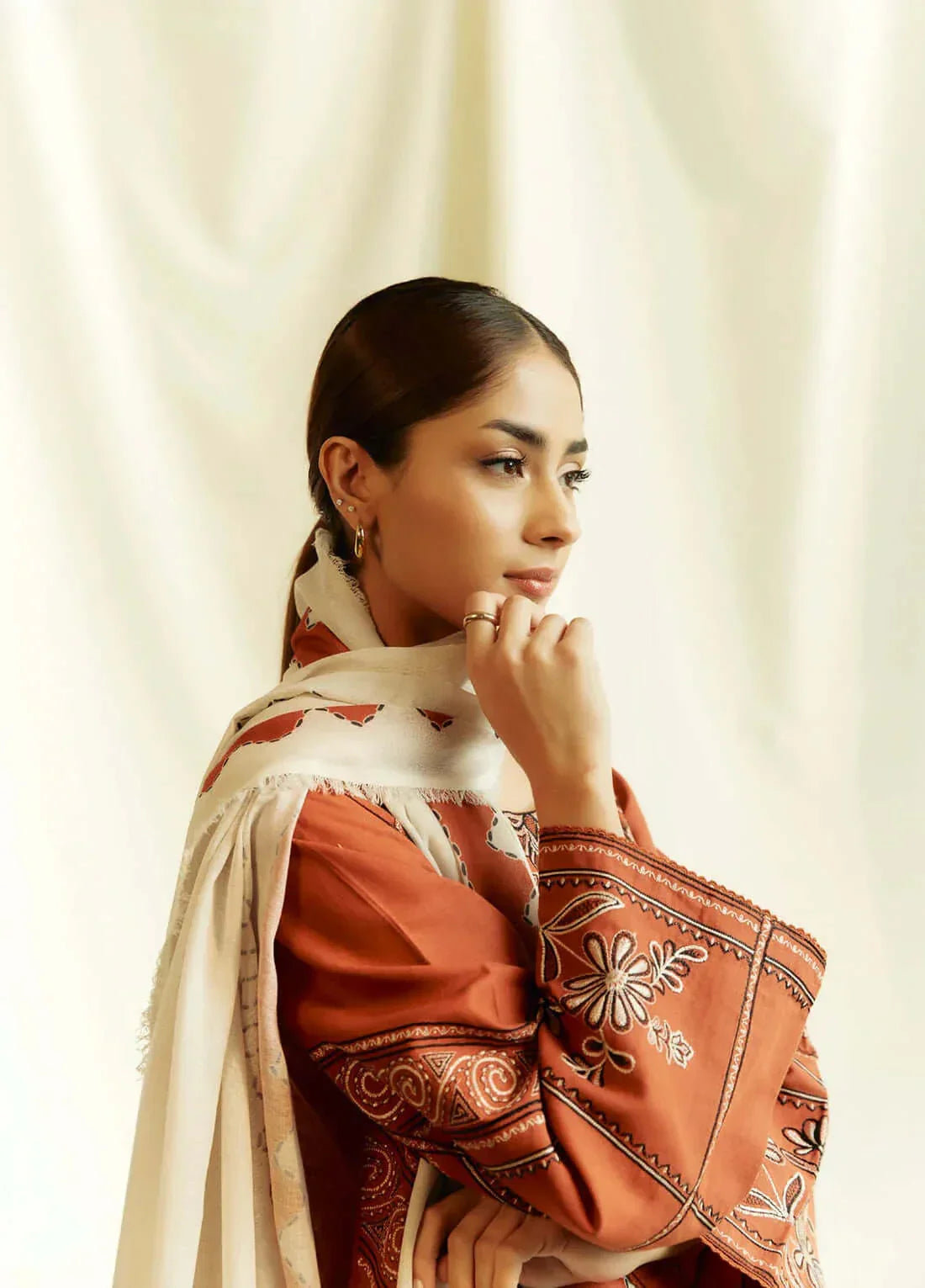 SR-ZS2555(B) Unstitched Embroidered Lawn 3pc Suit With Cotton Lawn Printed Dupatta