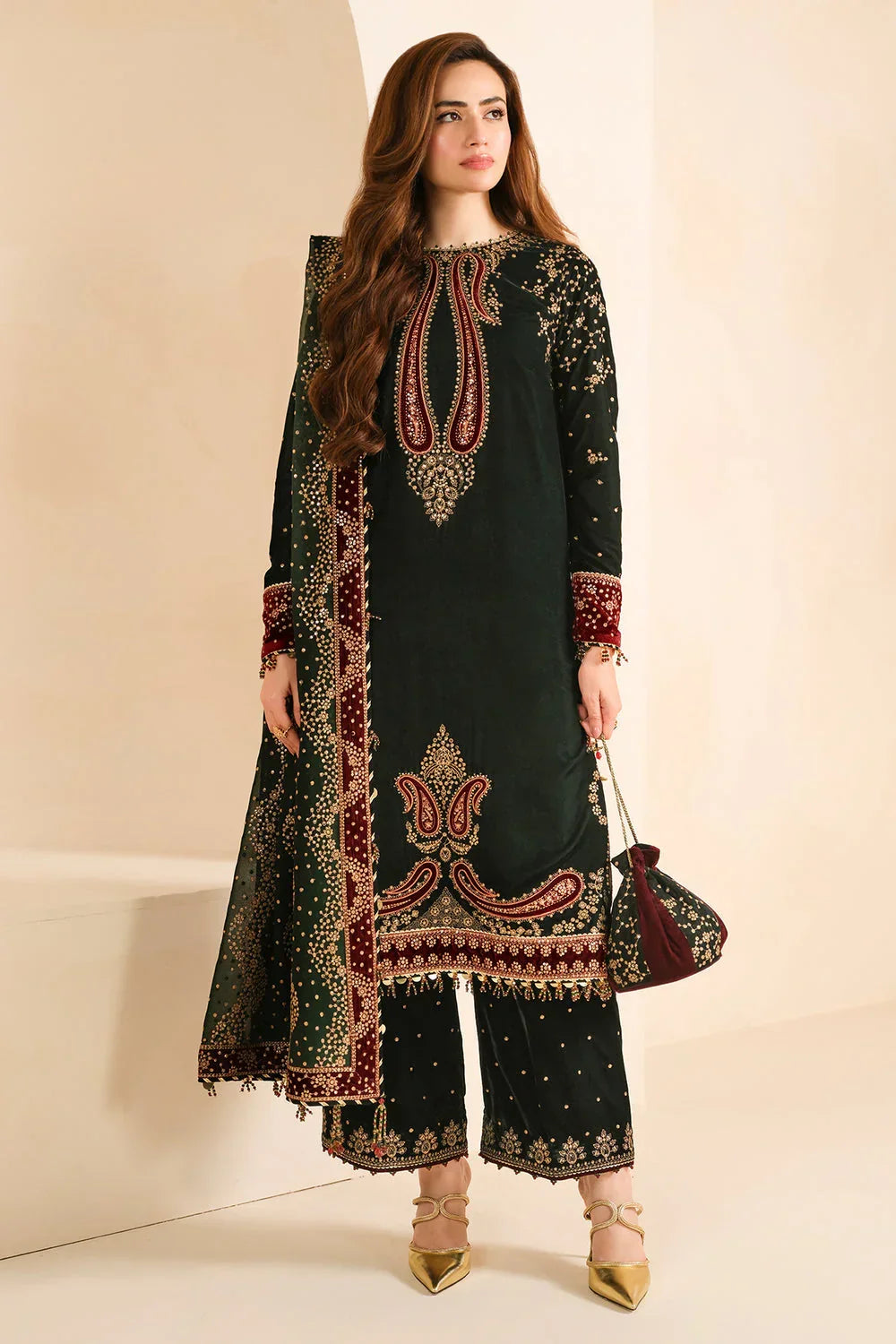 SR-999 Embroidered 9000 Micro Velvet 3Pc With Embroidered Chiffon Dupatta